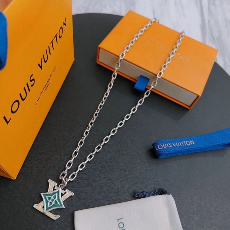 Louis Vuitton Necklaces Unique 249329