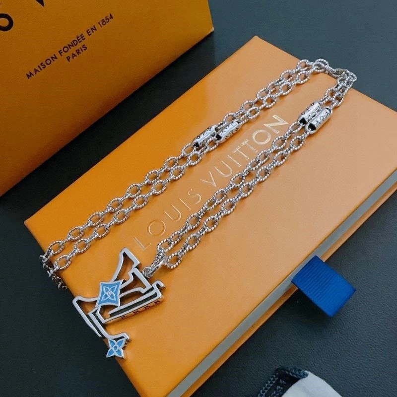 Louis Vuitton Necklaces Supportive 249338