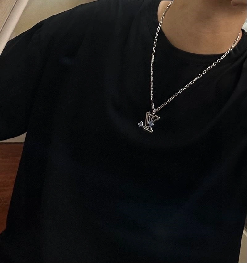 Louis Vuitton Necklaces Supportive 249338