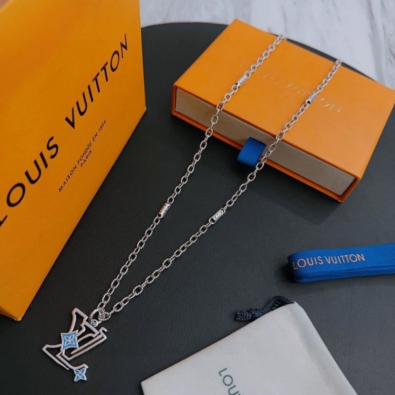 Louis Vuitton Necklaces Supportive 249338