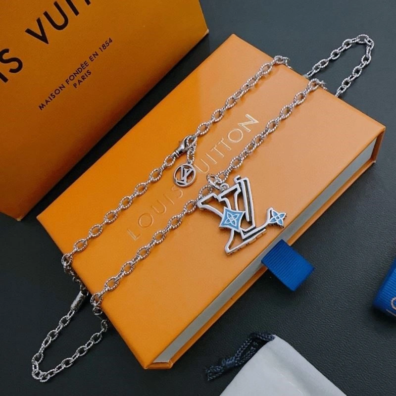 Louis Vuitton Necklaces Supportive 249338