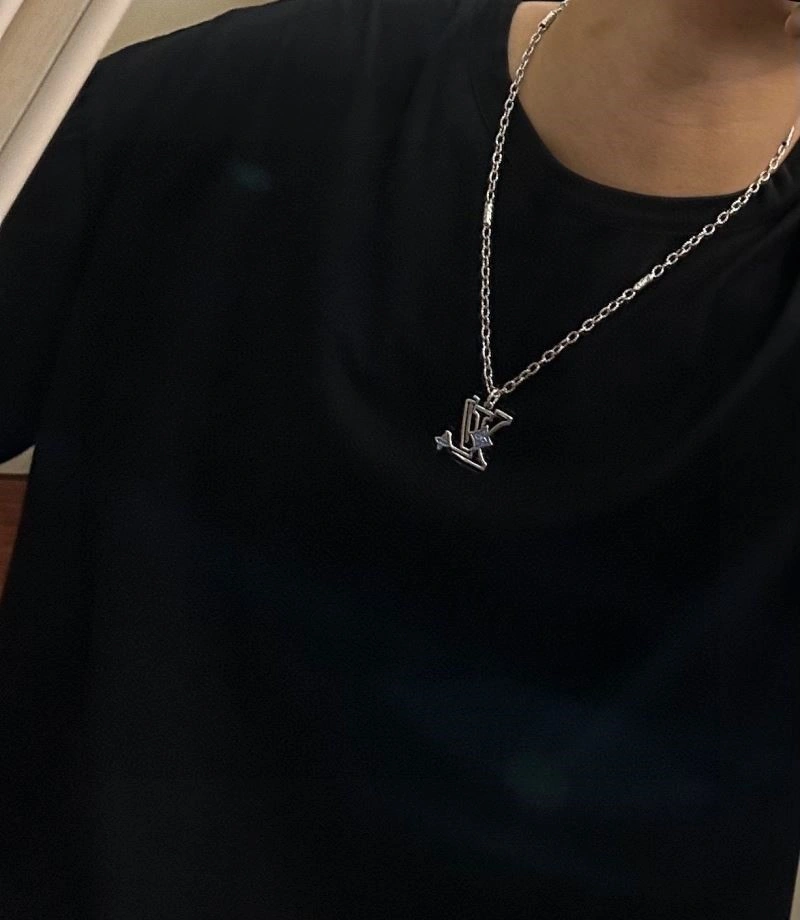 Louis Vuitton Necklaces Supportive 249338