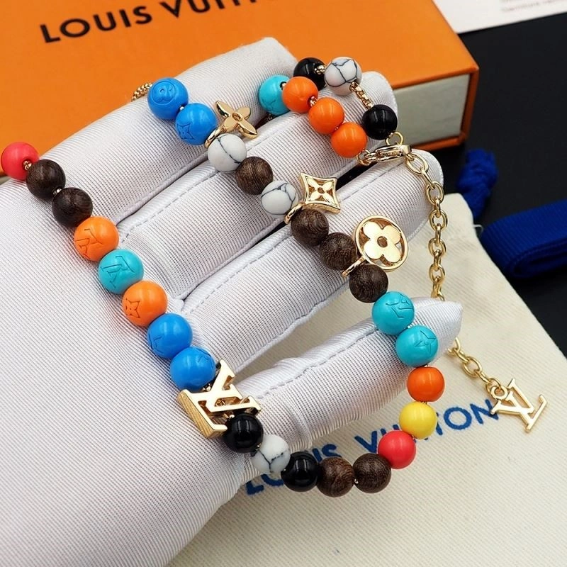 Trendsetting Louis Vuitton Necklaces 249330