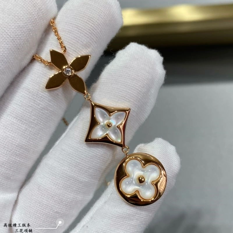 Refined Louis Vuitton Necklaces 249319