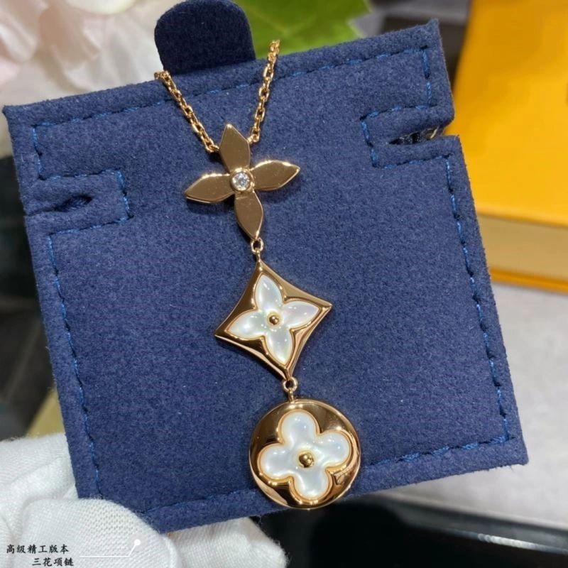 Refined Louis Vuitton Necklaces 249319