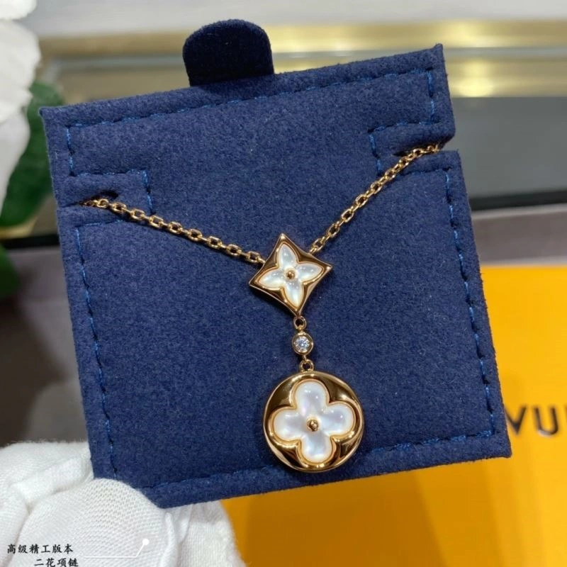 Timeless Louis Vuitton Necklaces 249332