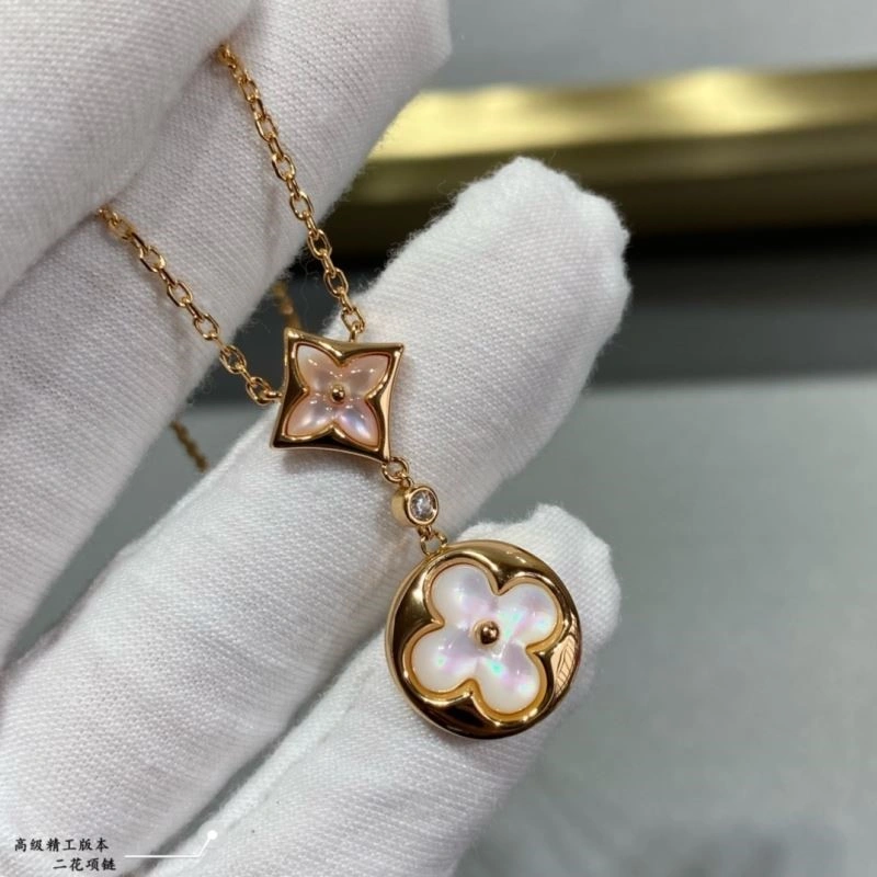 Timeless Louis Vuitton Necklaces 249332