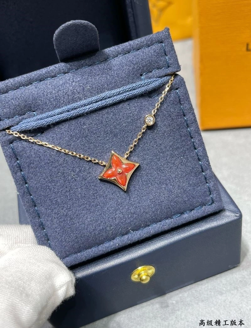 EyeCatching Louis Vuitton Necklaces 249309