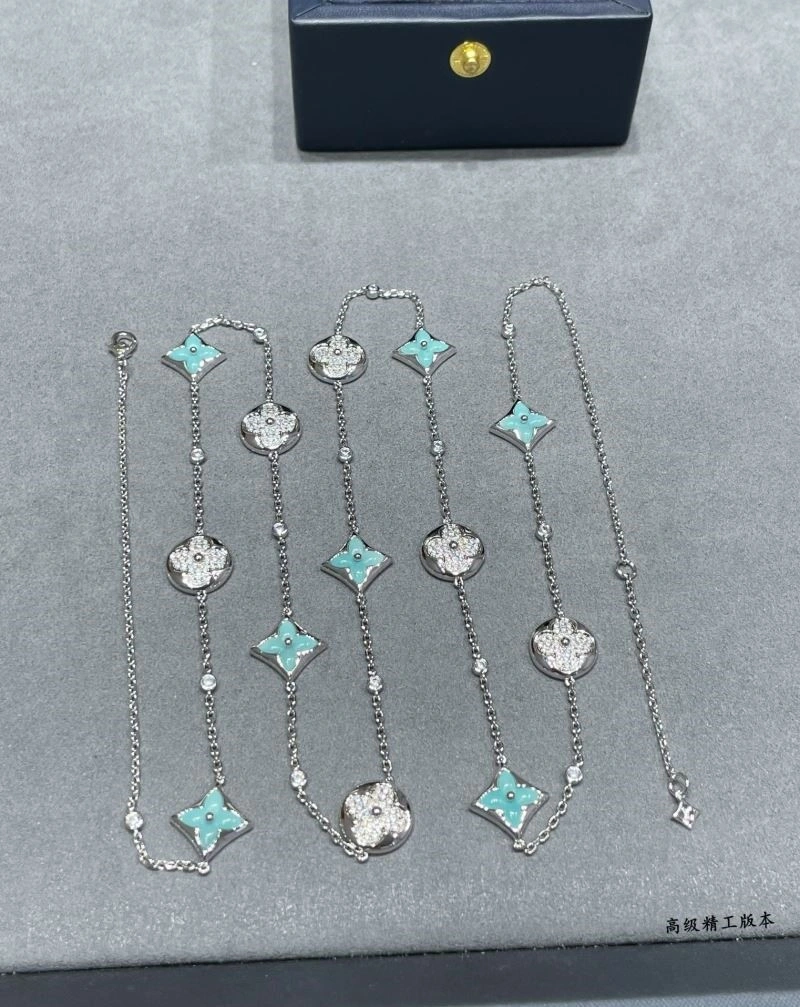 Vibrant Louis Vuitton Necklaces 249306