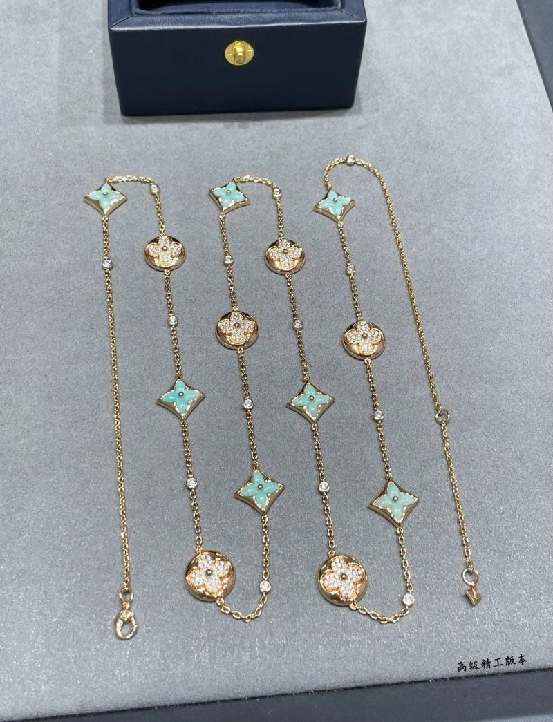 Vibrant Louis Vuitton Necklaces 249306