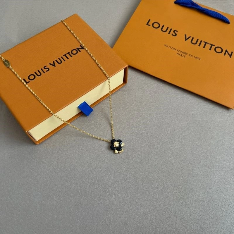 Louis Vuitton Necklaces Trendsetting 249274