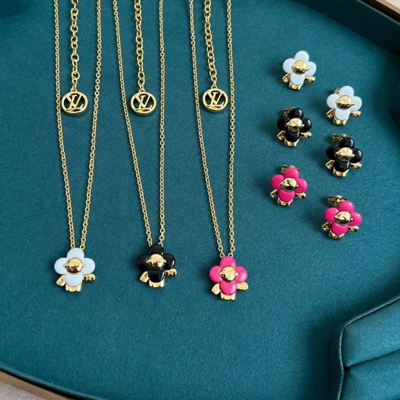 Louis Vuitton Necklaces Trendsetting 249274