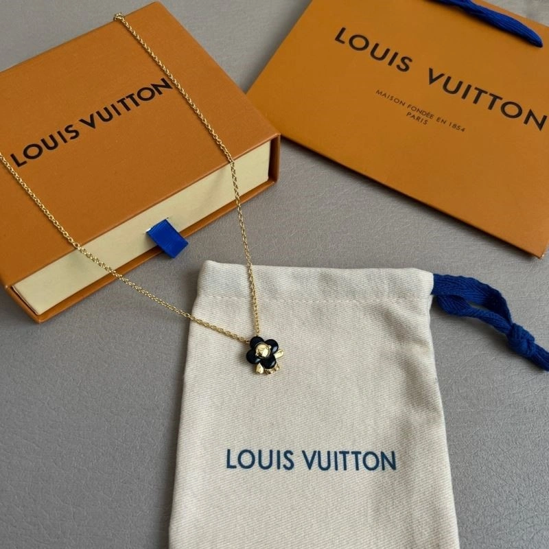 Louis Vuitton Necklaces Trendsetting 249274