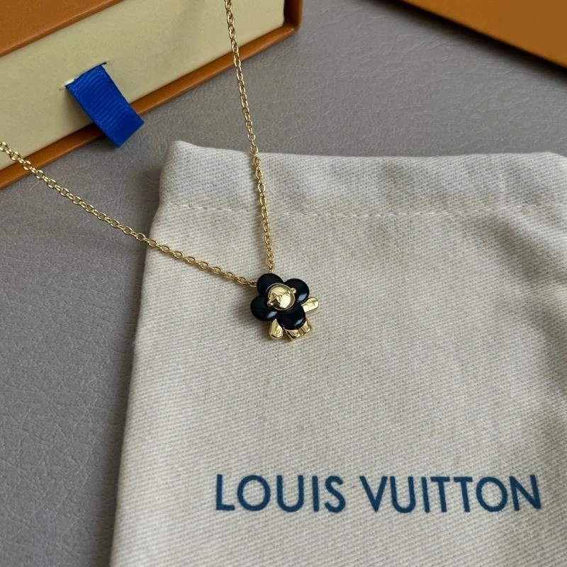 Louis Vuitton Necklaces Trendsetting 249274