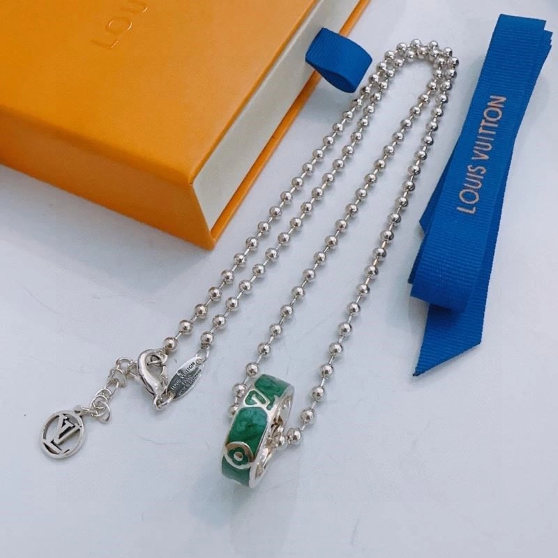 Effortless Louis Vuitton Necklaces 249296