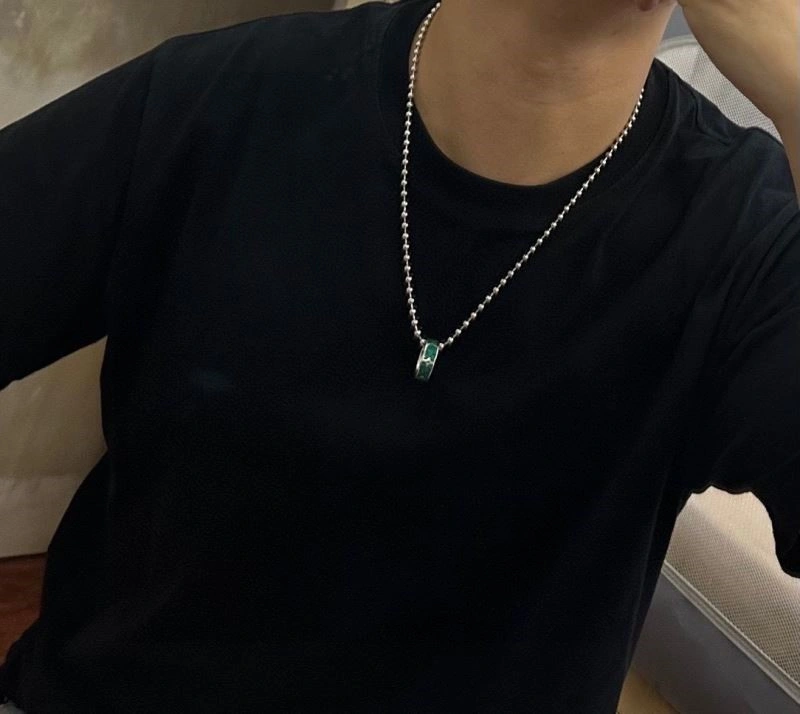 Effortless Louis Vuitton Necklaces 249296