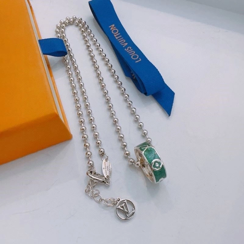 Effortless Louis Vuitton Necklaces 249296
