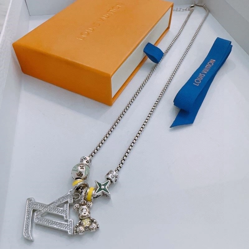 WellDesigned Louis Vuitton Necklaces 249291
