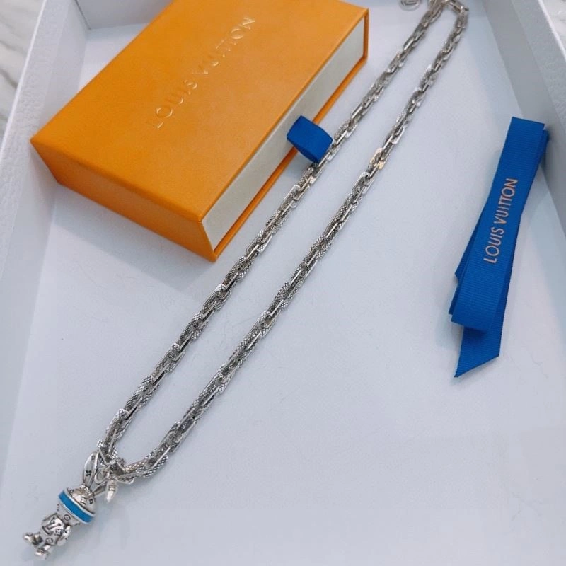 Stylish Louis Vuitton Necklaces 249301