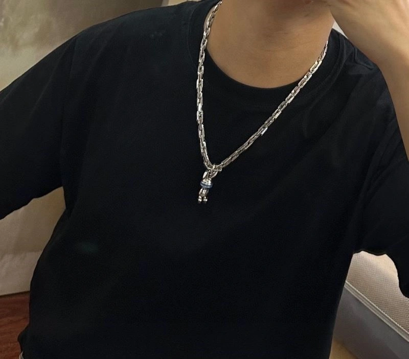 Stylish Louis Vuitton Necklaces 249301