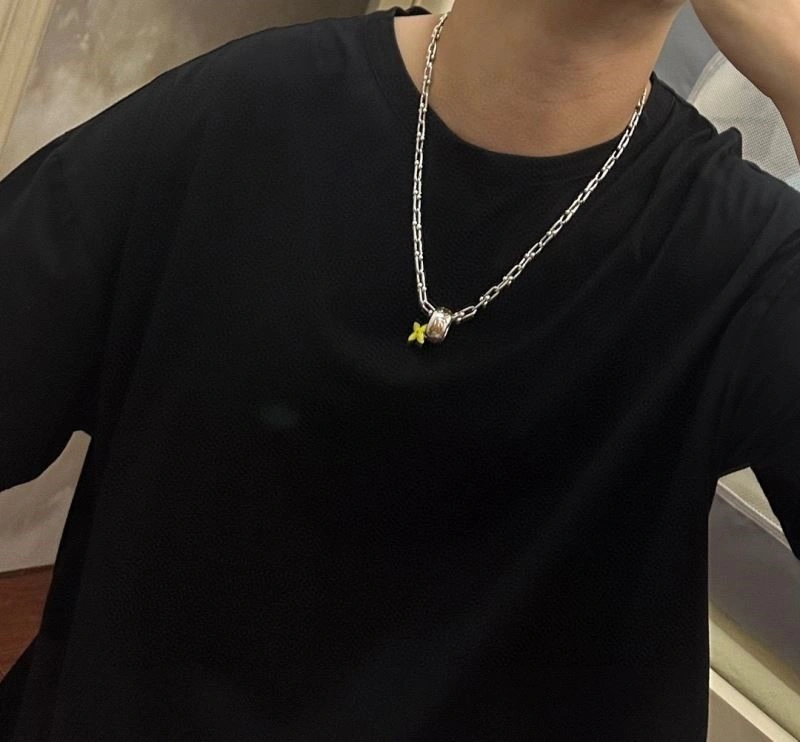 Louis Vuitton Necklaces Versatile 249284