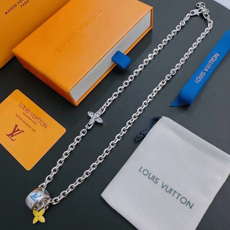 Sporty Louis Vuitton Necklaces 249302