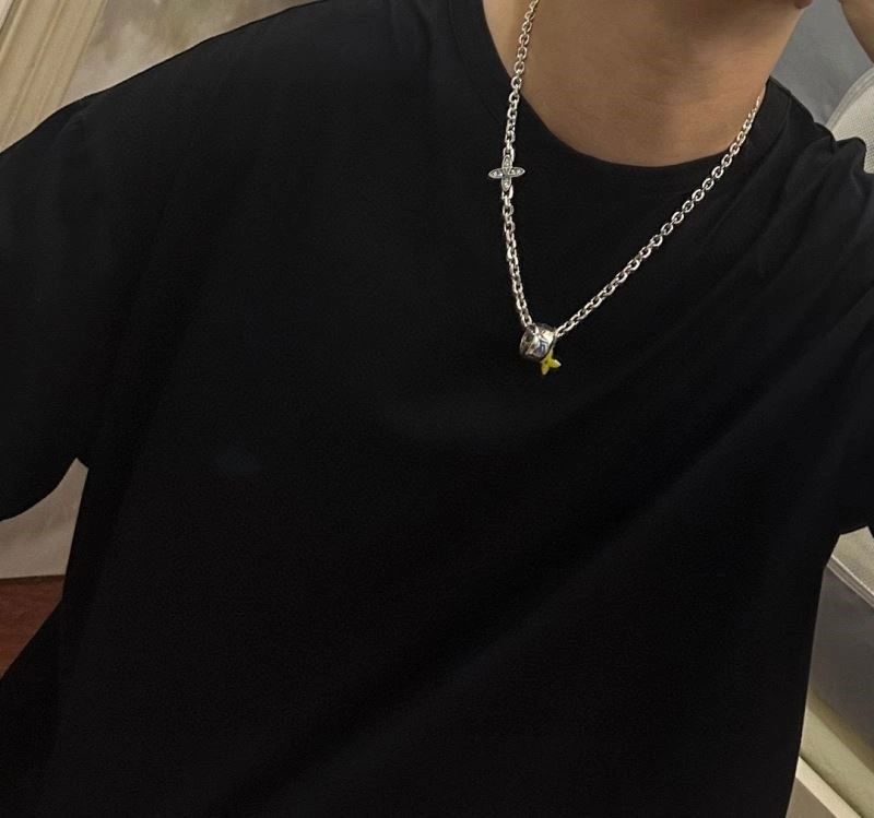 Sporty Louis Vuitton Necklaces 249302