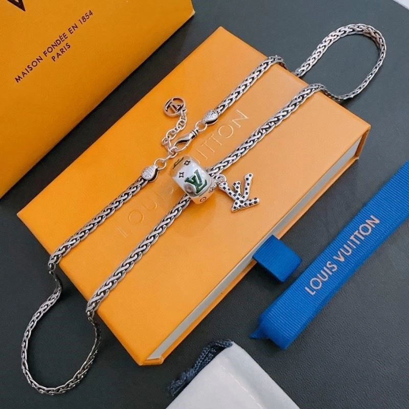 Louis Vuitton Necklaces Upgraded 249293