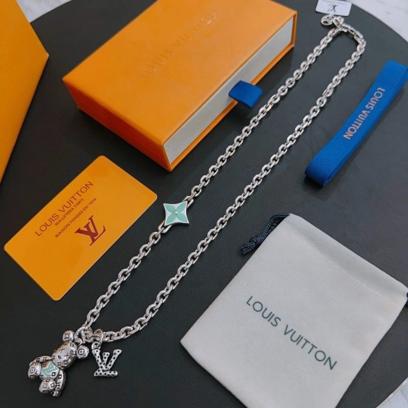 Sporty Louis Vuitton Necklaces 249297