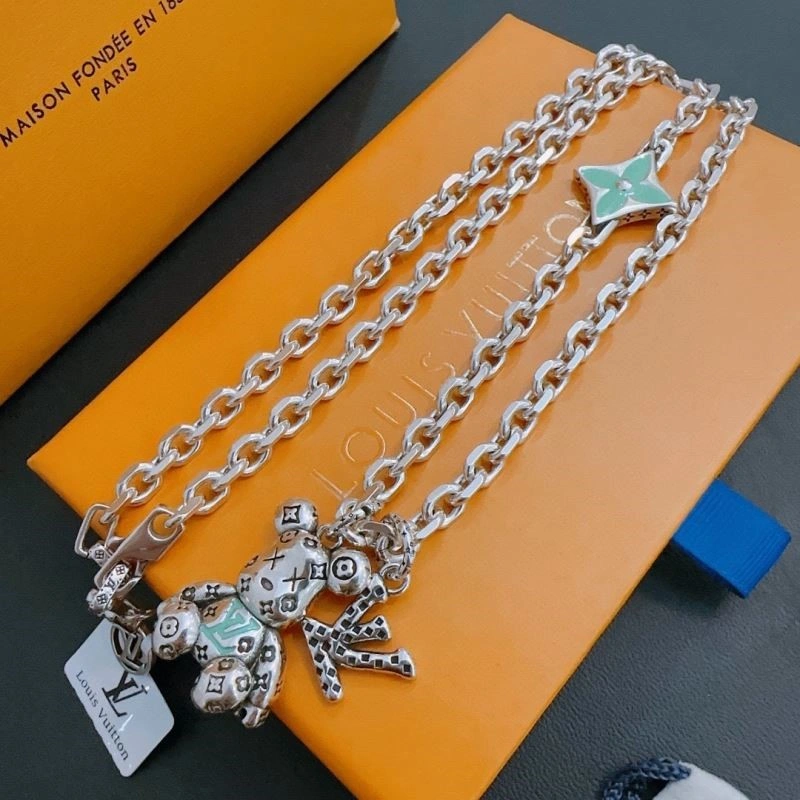 Sporty Louis Vuitton Necklaces 249297