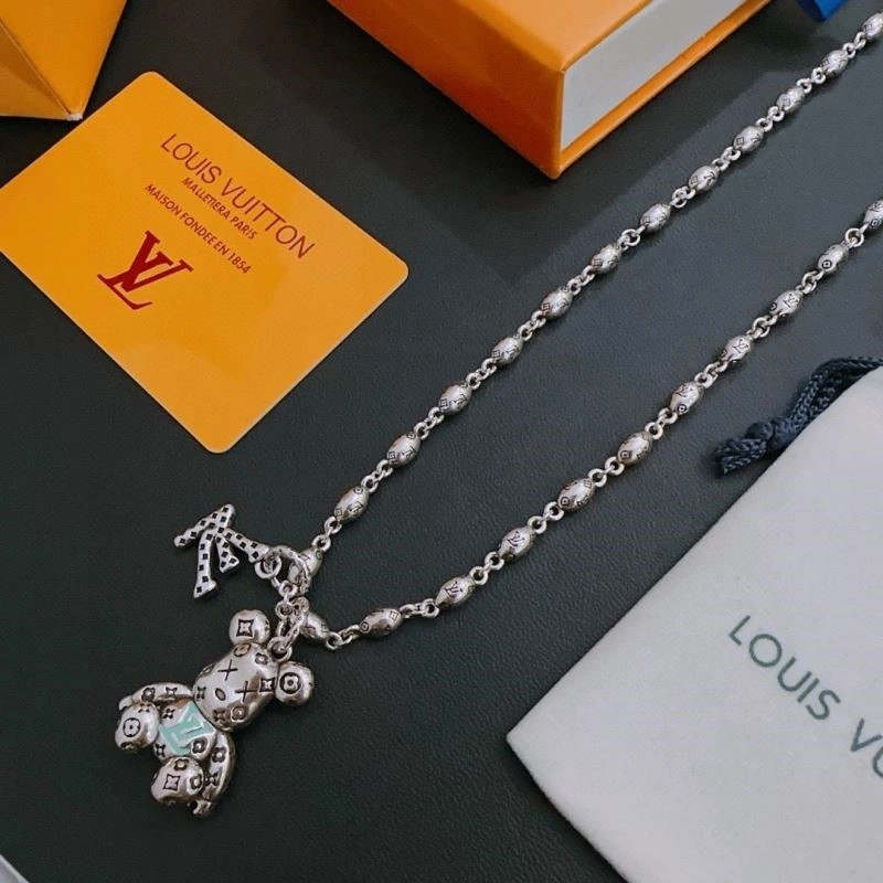 Seasonal Louis Vuitton Necklaces 249299