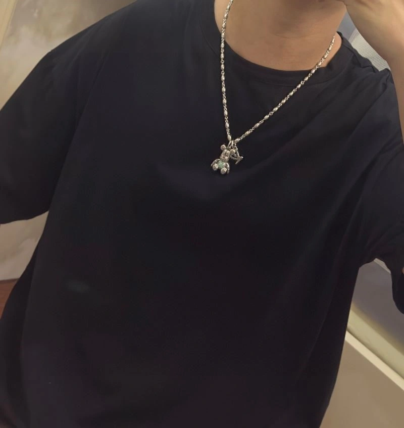 Seasonal Louis Vuitton Necklaces 249299