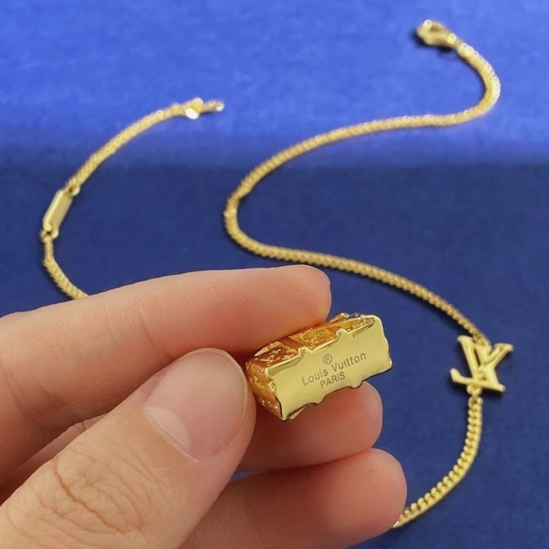 Louis Vuitton Necklaces OnTrend 249304