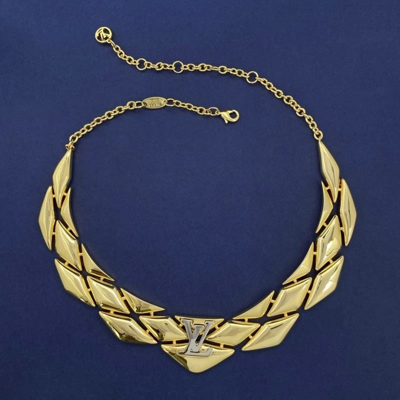 Functional Louis Vuitton Necklaces 249300