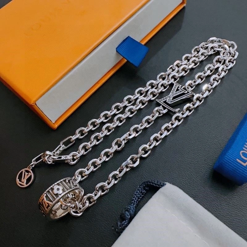 MoistureWicking Louis Vuitton Necklaces 249303