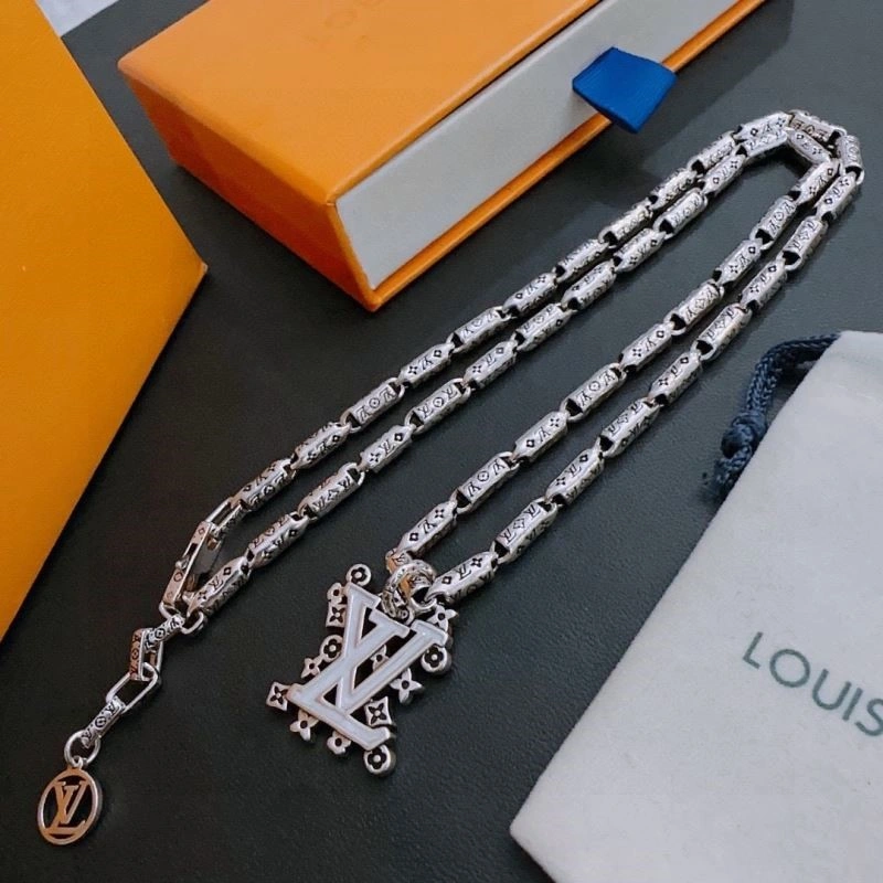 Louis Vuitton Necklaces StreetReady 249288