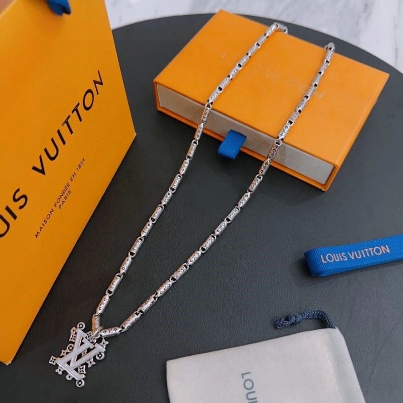 Louis Vuitton Necklaces StreetReady 249288