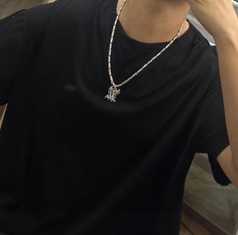 Louis Vuitton Necklaces StreetReady 249288