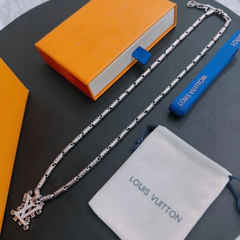 Louis Vuitton Necklaces StreetReady 249288
