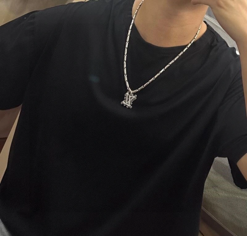 Louis Vuitton Necklaces StreetReady 249288