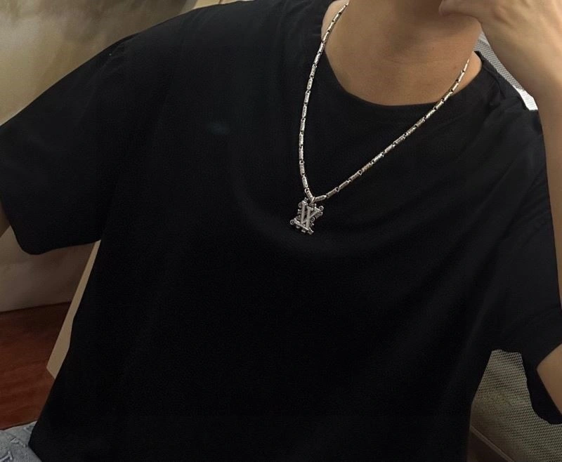 Louis Vuitton Necklaces StreetReady 249288