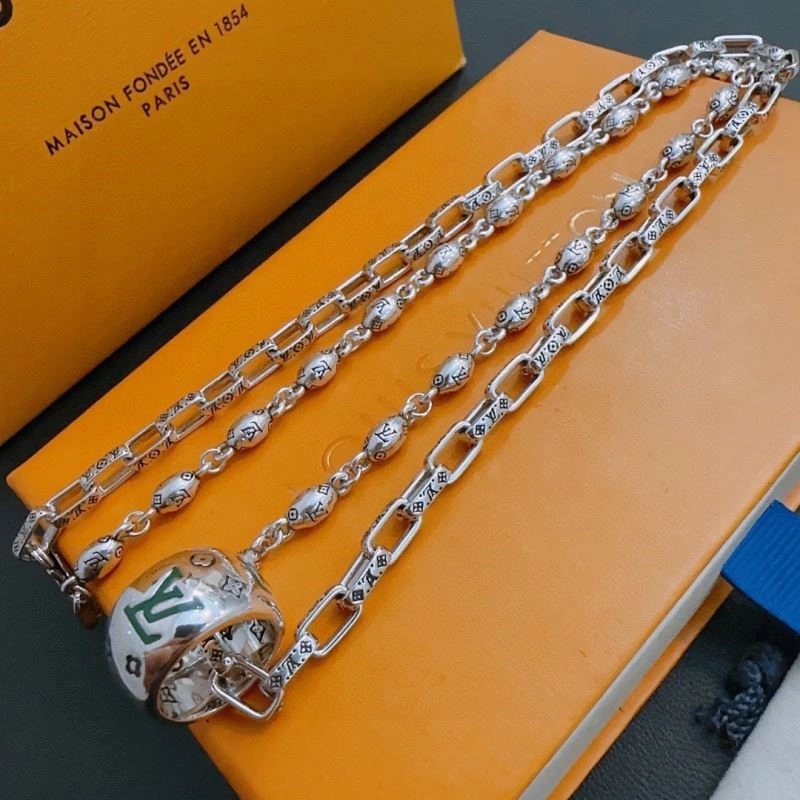 Louis Vuitton Necklaces Bold 249298