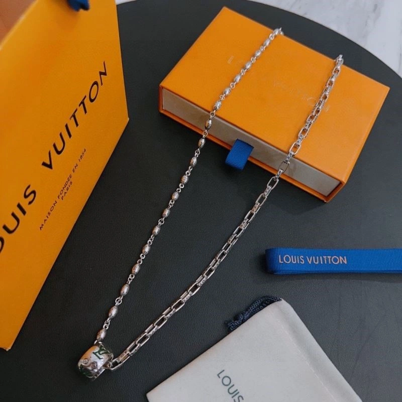 Louis Vuitton Necklaces Bold 249298