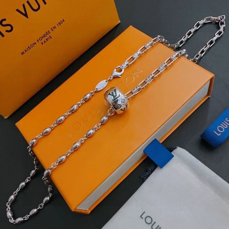 Louis Vuitton Necklaces Bold 249298