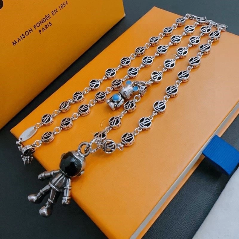 Louis Vuitton Necklaces Resilient 249290