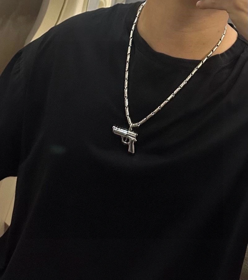 Thermal Louis Vuitton Necklaces 249271