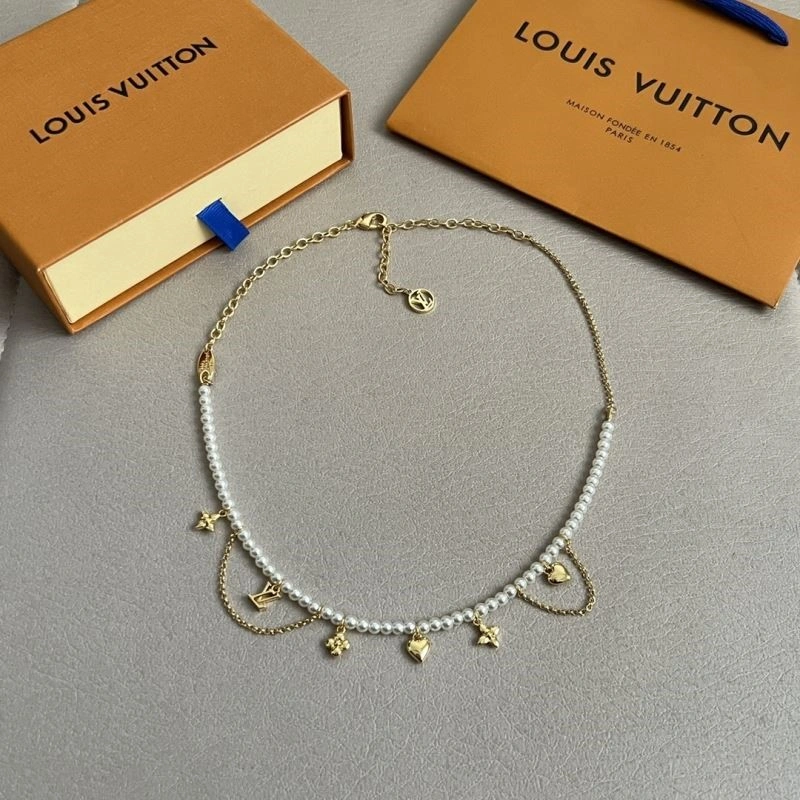 Sleek Louis Vuitton Necklaces 249270