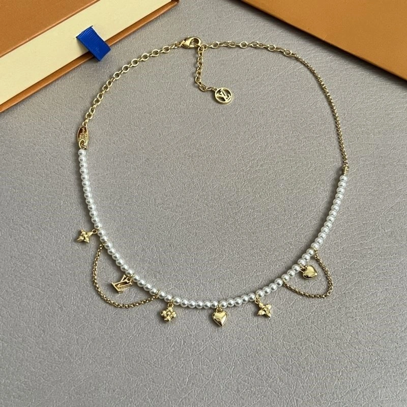 Sleek Louis Vuitton Necklaces 249270