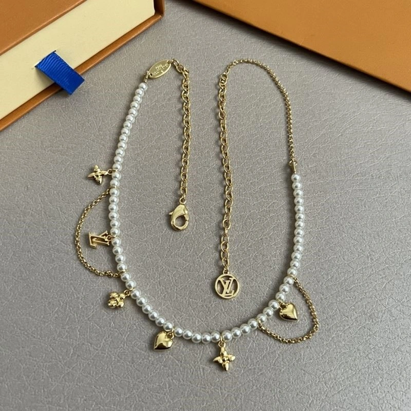 Sleek Louis Vuitton Necklaces 249270