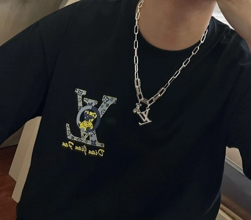 Louis Vuitton Necklaces Refined 249264